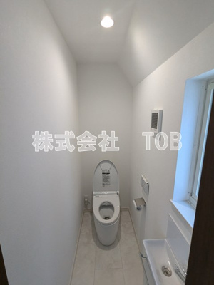 【トイレ】 | 世田谷区上北沢５丁目　貸戸建て | 2Fトイレ