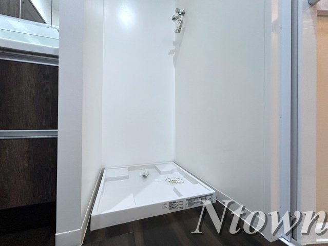 【設備】 | さくらHills NISHIKI Platinum Residence | 洗濯機置き場です。
