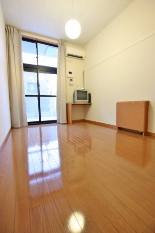 レオパレス丸山の居間・リビング