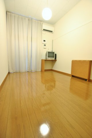 レオパレス丸山の寝室