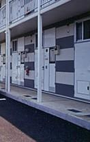 レオパレス丸山のエントランス