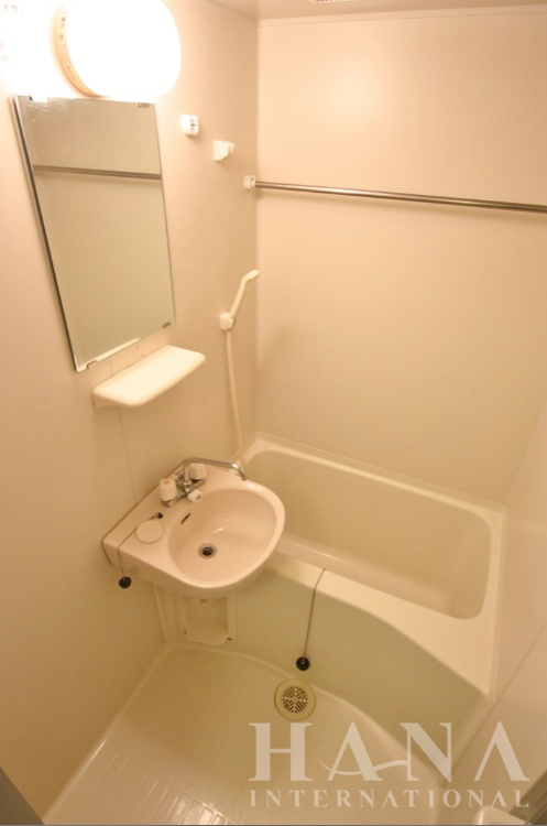 レオパレス丸山の浴室