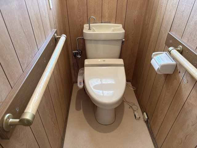 北今宿三丁目三木貸家のトイレ