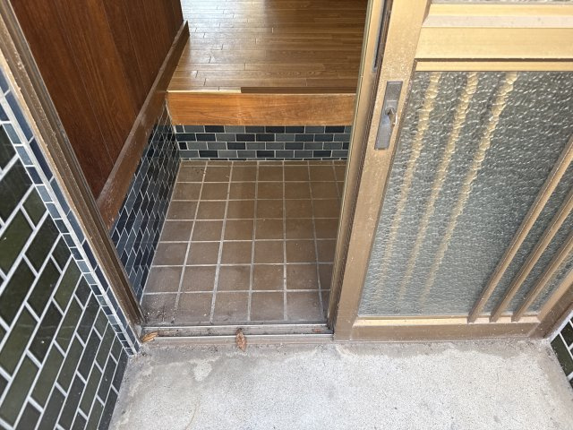 富士才戸建の玄関