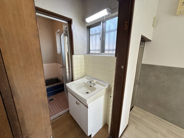 富士才戸建の洗面所
