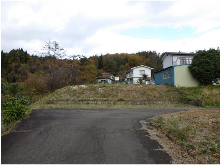 住宅用地　福島市小田字遅沢瀬戸の前面道路含む現地写真