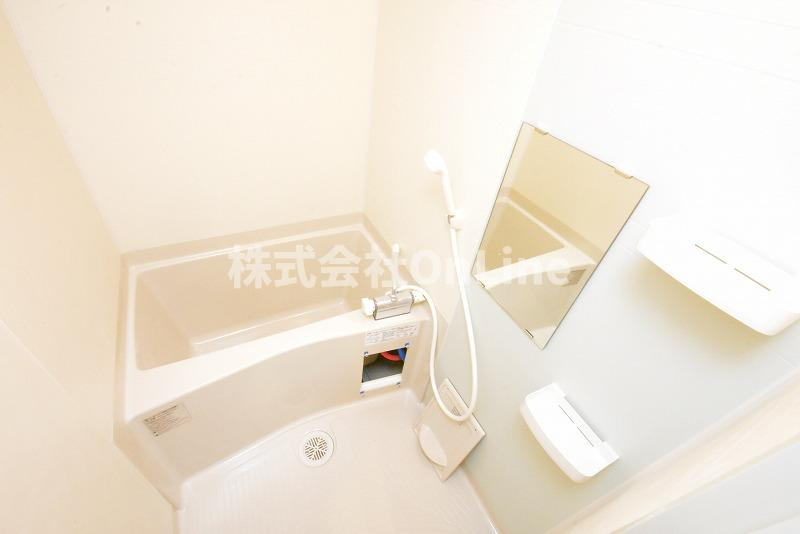 ルミエール若江岩田の浴室