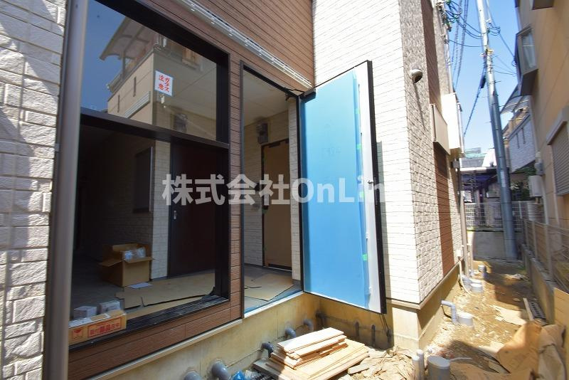ルミエール若江岩田のエントランス