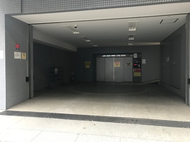 横浜市港北区新横浜３丁目の事務所の駐車場