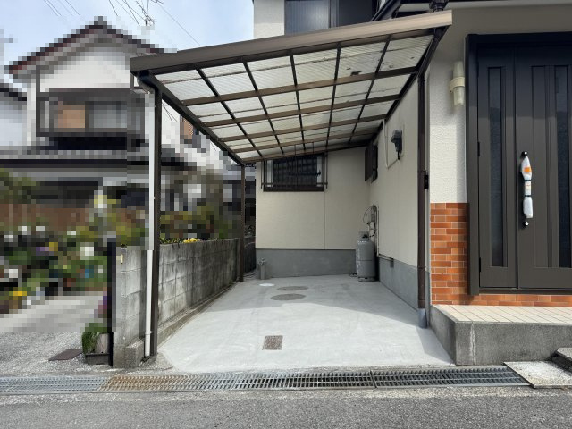 高知市神田　中古戸建ての駐車場