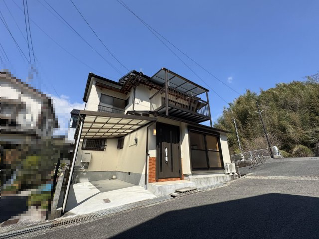 高知市神田　中古戸建ての前面道路含む現地写真