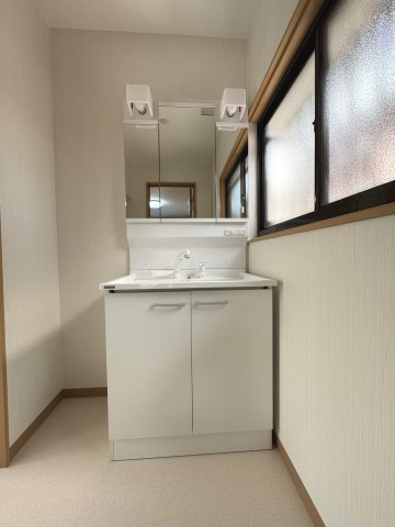 高知市神田　中古戸建ての洗面所