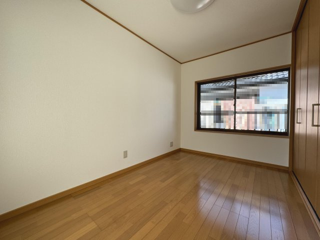 高知市神田　中古戸建ての洋室