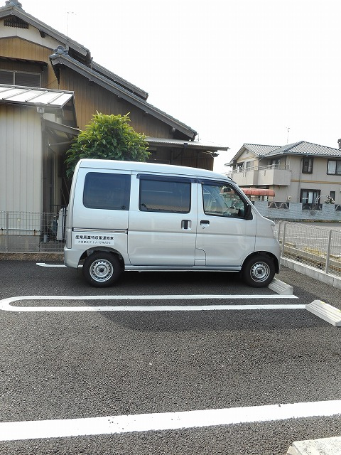 クリーン・カーサ東島の駐車場|駐車場
