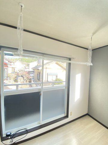 グリーンヒル壱番館の設備|室内物干しで雨の日も安心。取り外し可能です。