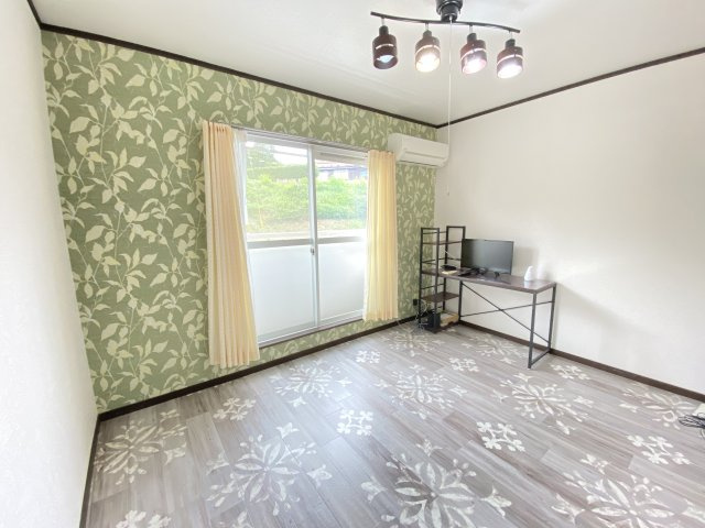 グリーンヒル弐番館の洋室|明るい洋室です