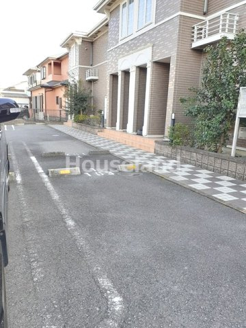 メゾンフォルテⅠの駐車場