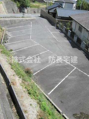 サンヒルズ江良Aの駐車場|駐車場があります