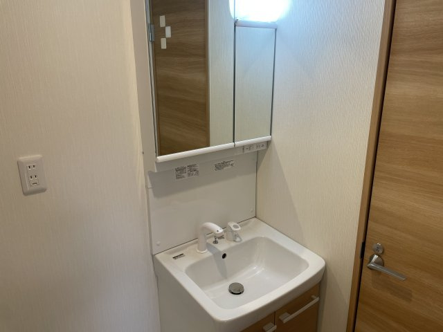 リープラス姫路宮上の独立洗面台