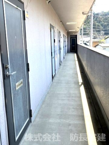 シャトル三の宮のロビー|共用部分です