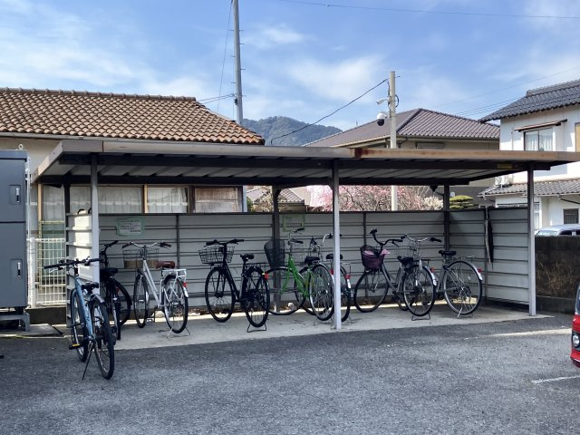 シャトル三の宮のその他共用部分|駐輪場