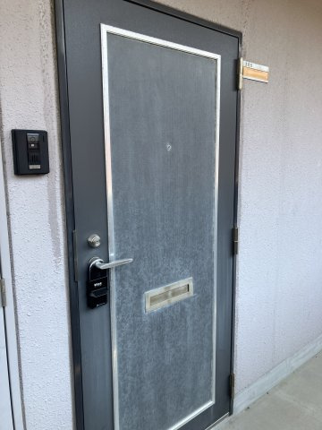 シャトル三の宮の玄関|落ち着いた玄関です