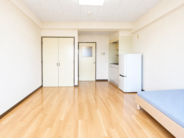 シャトル三の宮の居間・リビング|きれいなお部屋です