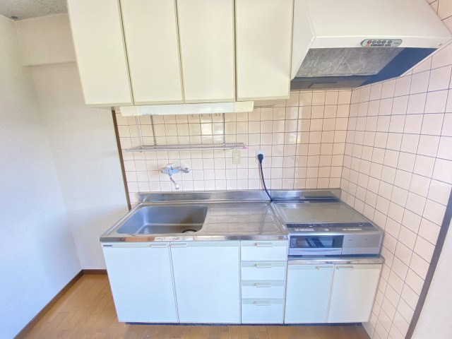 シャトル三の宮のキッチン