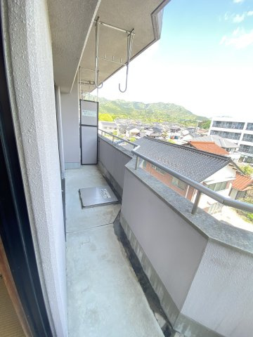 シャトル三の宮のバルコニー