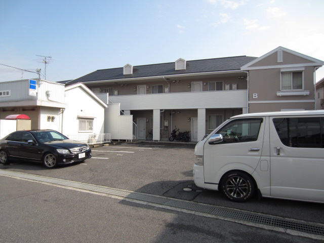 【駐車場】