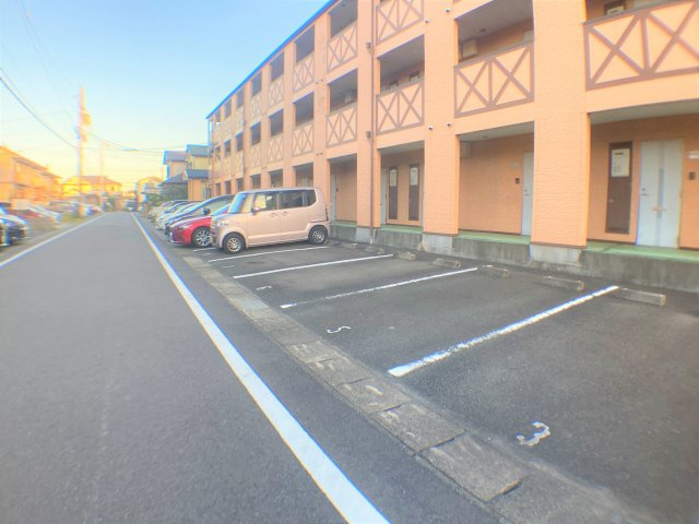 エクセル石浜の駐車場