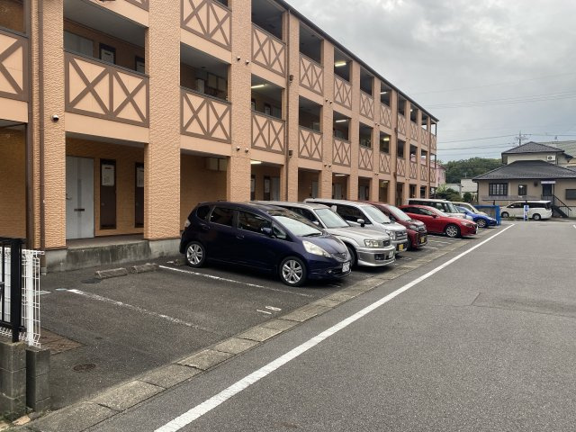 エクセル石浜の駐車場