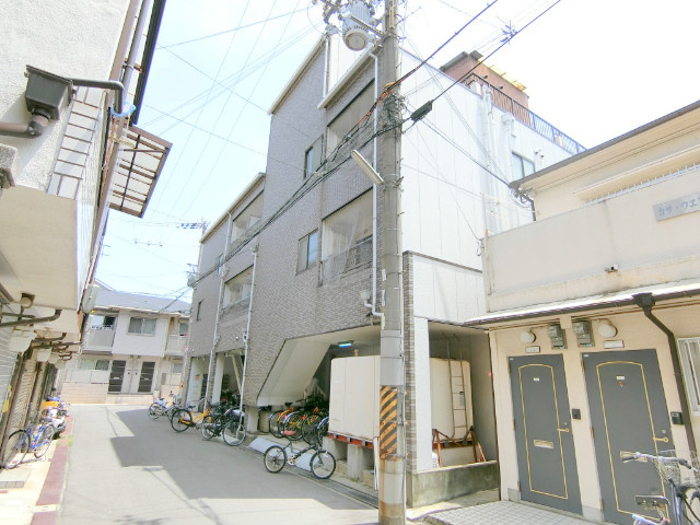 サンライフ近江堂の外観
