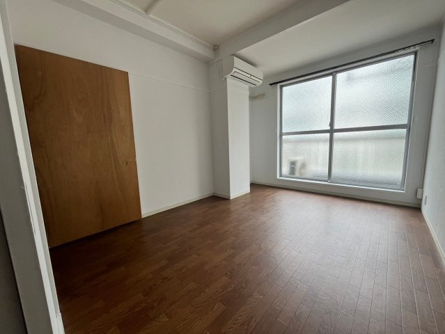 辻川マンションの居間・リビング