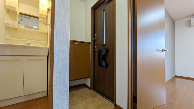 【玄関】 | サニーサイドIZUMI　B棟