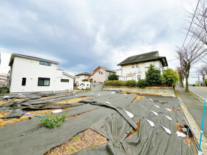 【前面道路含む現地写真】
