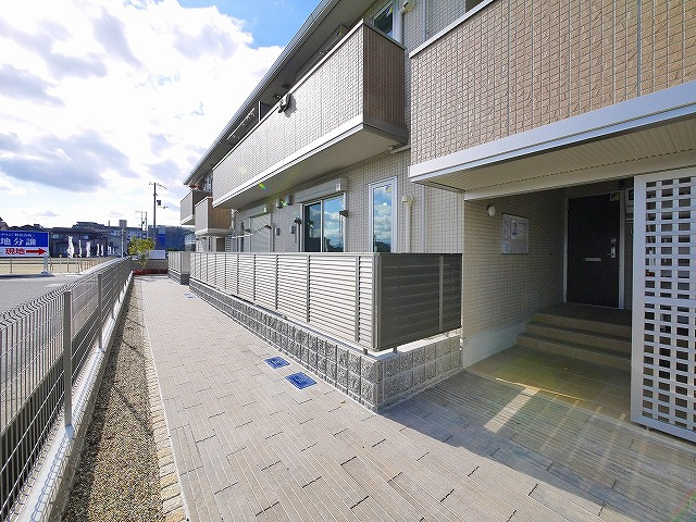 ラナプレスのその他共用部分|落ち着いたエントランスです