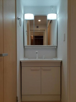 【洗面所】 | パインアベニューⅡ | 明るい洗面所です