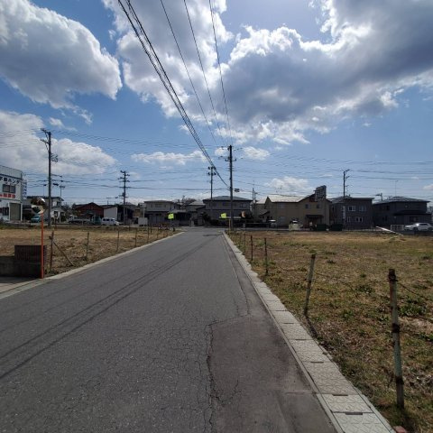 八戸市田面木字上田面木の前面道路含む現地写真
