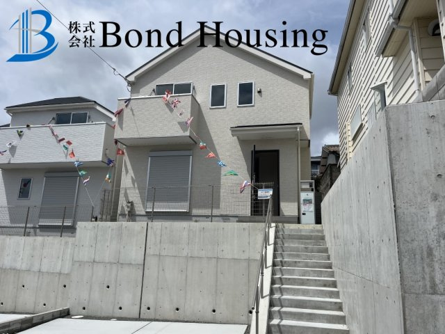 駐車2台　耐震等級3取得　垂水区南多聞台5丁目2号棟　新築戸建ての外観