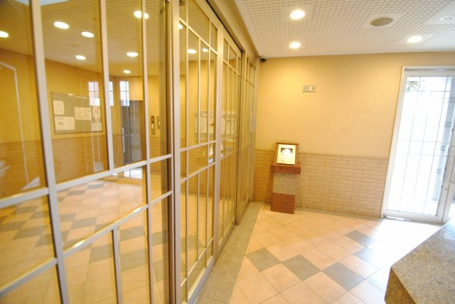 久留米市本町の賃貸マンションのエントランス