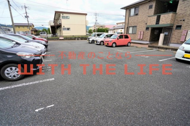 ソニアリーベ【10，000円キャッシュバック対象物件】の駐車場|駐車スペースもあります