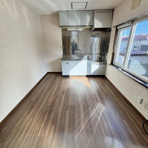 学）ハイツ新生の居間・リビング