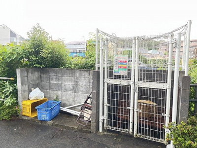 【その他共用部分】 | アクシス山口台 | 敷地内ごみ置き場でごみ出しもらくらく～♪忙しい社会人さんや学生さんにもうってつけ！
