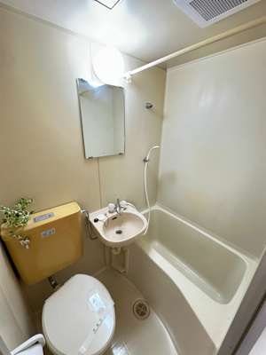 【浴室】 | アクシス山口台 | ユニットバスでお掃除らくらく☆浴室内に洗面台・トイレ付きです♪お風呂に浸かって一日の疲れもリフレッシュ♪