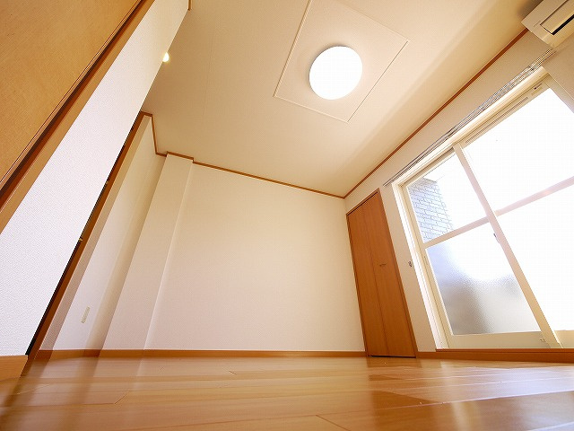 サクラ　ヒルズの洋室|個人の部屋や寝室として使える洋室です