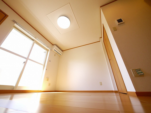 サクラ　ヒルズの洋室|コンパクトで使いやすい洋室です