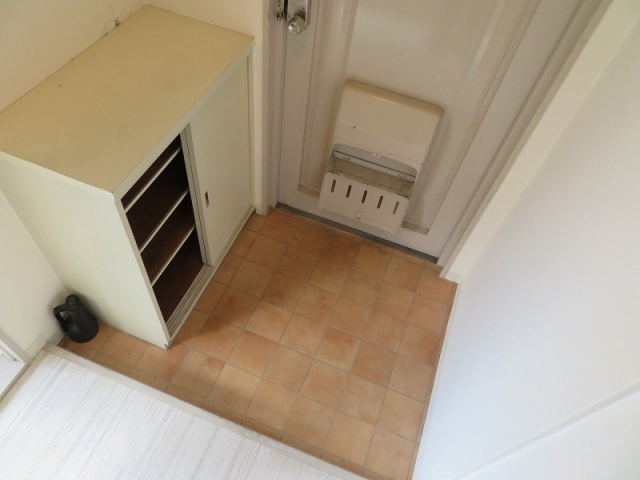 パシフィック高井田本通の玄関