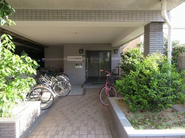 パシフィック高井田本通のエントランス