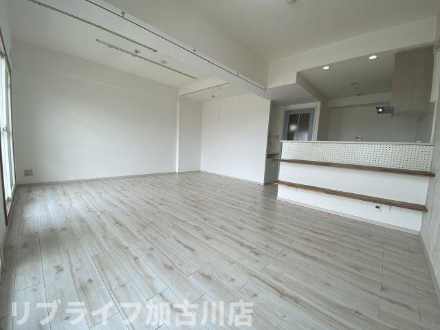 グランプレステージ加古川の居間・リビング